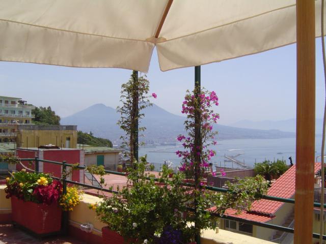 Una Terrazza Sul Golfo Naples Luaran gambar